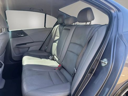 Used 2017 Honda Accord Touring image 10