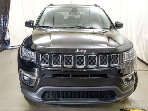 Used 2021 Jeep Compass Latitude w/ Sun and Sound Group AWD/4WD image 3