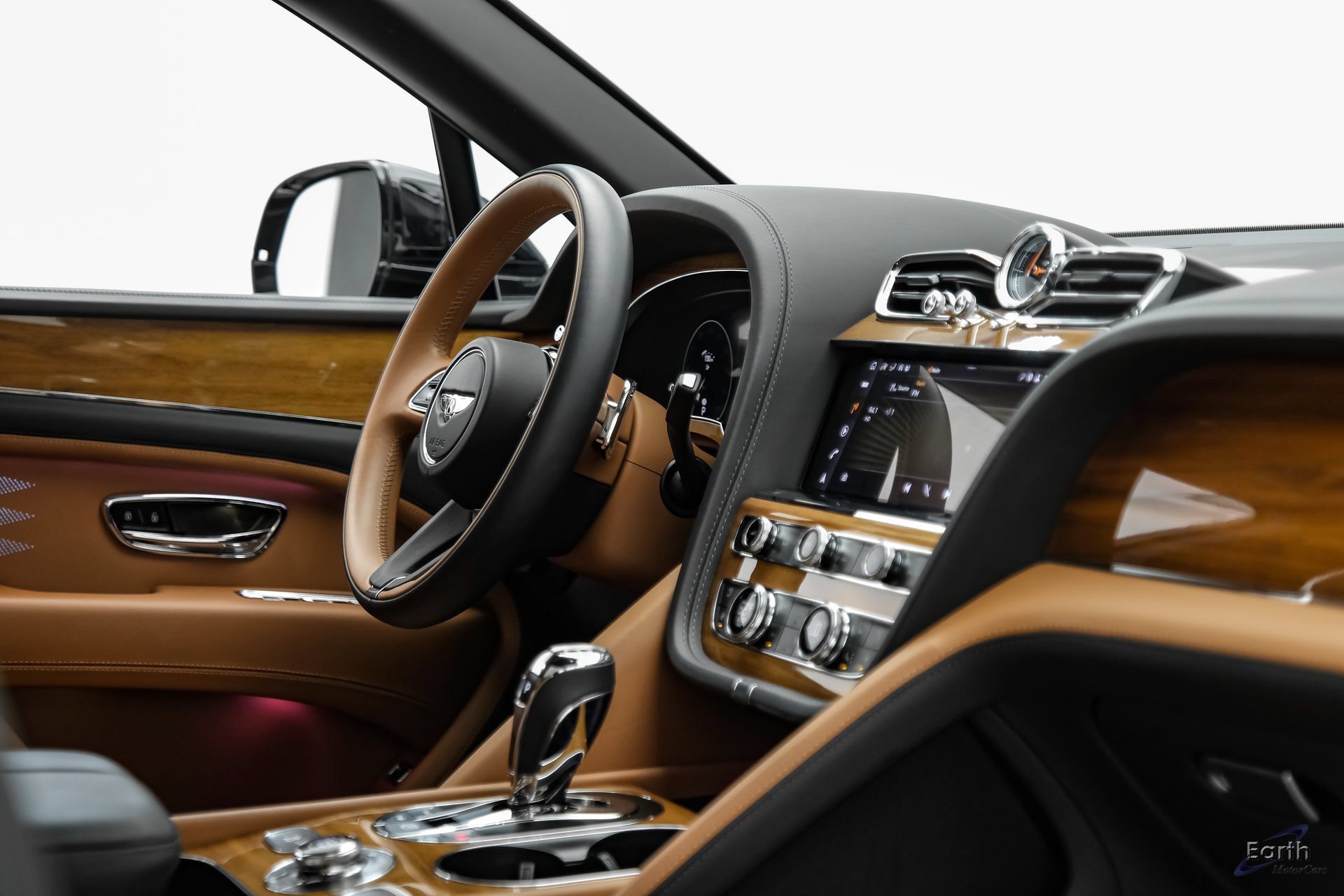 Used 2023 Bentley Bentayga Extended Wheelbase AWD/4WD image 42