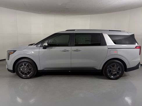 New 2026 Kia Carnival EX FWD image 5