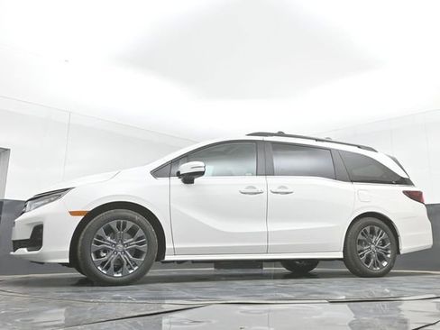 New 2026 Honda Odyssey Touring image 49