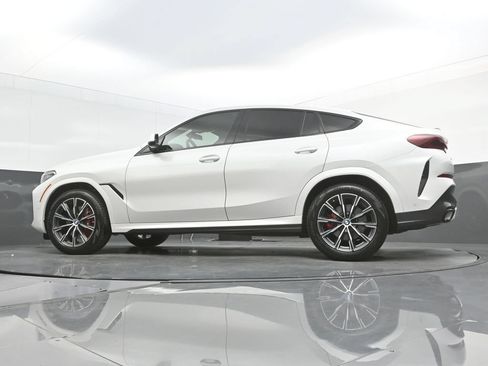 Used 2022 BMW X6 xDrive40i w/ Executive Package AWD/4WD image 43
