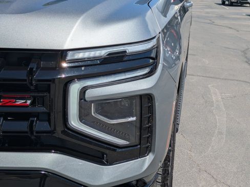 Used 2025 Chevrolet Suburban Z71 AWD/4WD image 12
