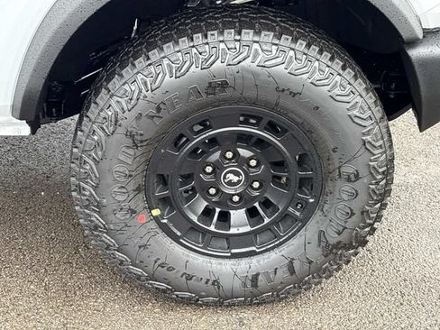 New 2026 Ford Bronco 2-Door w/ Sasquatch Package AWD/4WD image 9