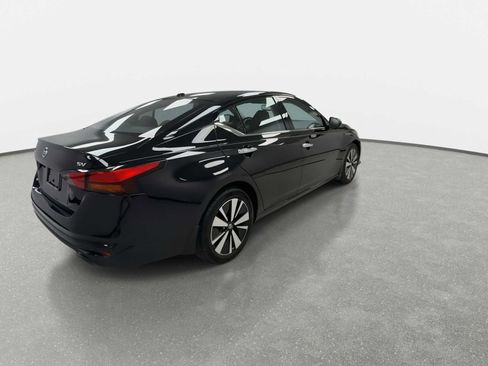 Used 2019 Nissan Altima 2.5 SV FWD image 8