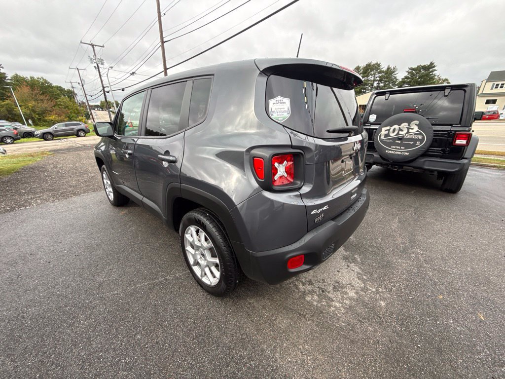 Certified 2023 Jeep Renegade Latitude AWD/4WD image 3