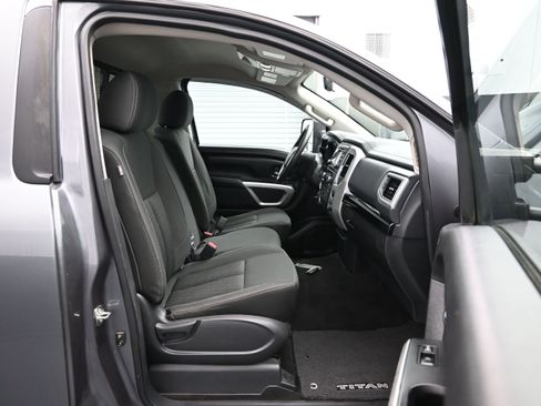 Used 2017 Nissan Titan SV AWD/4WD image 34