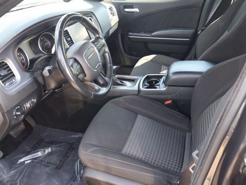 Used 2023 Dodge Charger SXT RWD image 5