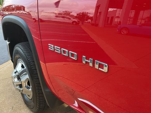 Used 2024 Chevrolet Silverado 3500 LT w/ Convenience Package AWD/4WD image 10
