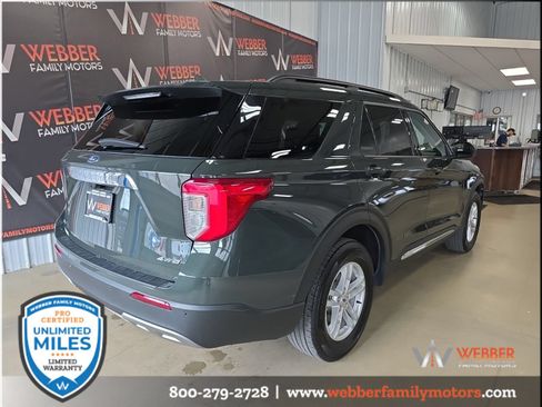 Used 2024 Ford Explorer XLT w/ Equipment Group 202A AWD/4WD image 4