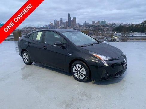 Used 2016 Toyota Prius Four image 1