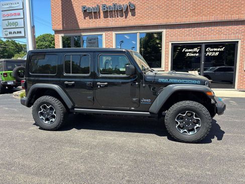 Used 2023 Jeep Wrangler Unlimited Rubicon 4xe w/ Cold Weather Group AWD/4WD image 26