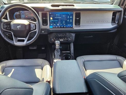 Used 2024 Ford Bronco Outer Banks image 9