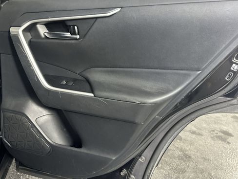 Used 2019 Toyota RAV4 XLE image 36