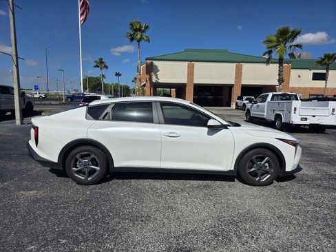 Used 2025 Kia K4 LXS image 4