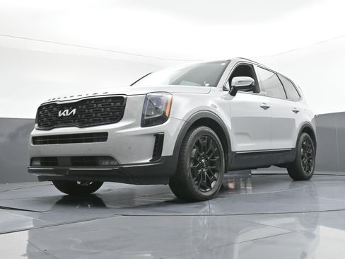 Used 2022 Kia Telluride SX w/ SX Prestige Package image 30