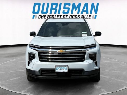 New 2026 Chevrolet Traverse LT w/ Sun and Wheel Package AWD/4WD image 8