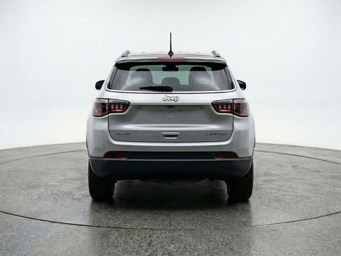 Used 2025 Jeep Compass Limited image 7