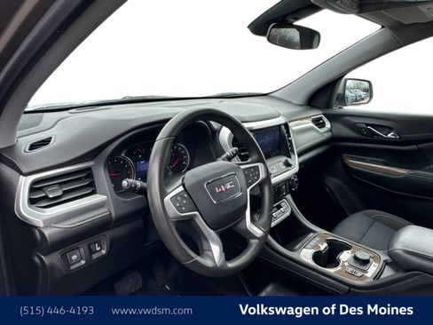 Used 2023 GMC Acadia SLE w/ Driver Convenience Package image 2