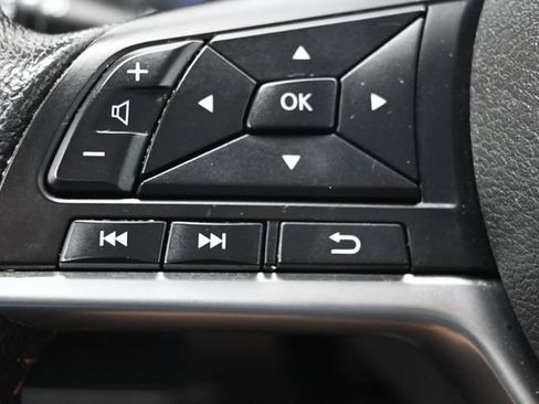 Used 2018 Nissan Kicks SR FWD image 17