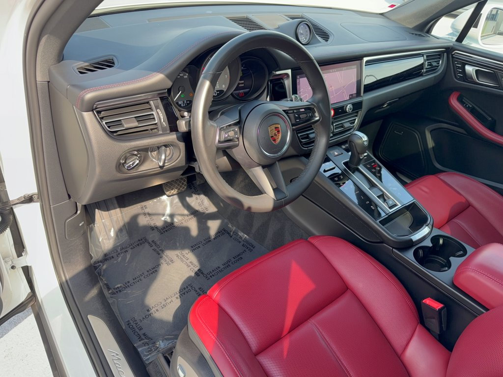 Certified 2024 Porsche Macan S AWD/4WD image 4