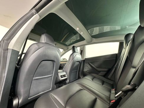Used 2021 Tesla Model 3 Standard Range Plus image 6