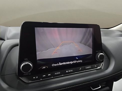 Used 2025 Nissan Rogue SV image 24