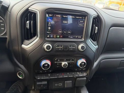 Used 2023 GMC Sierra 2500 AT4 AWD/4WD image 9