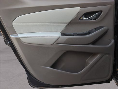 Used 2018 Chevrolet Traverse Premier w/ Driver Confidence II Package image 30