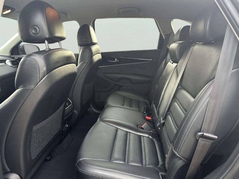 Used 2018 Kia Sorento EX FWD image 11