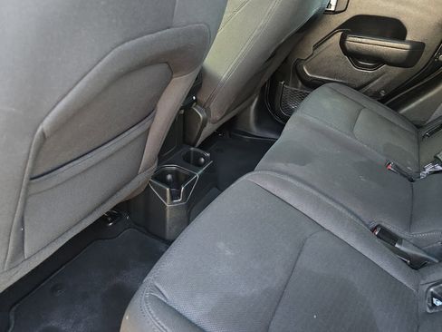 Used 2023 Jeep Gladiator Sport image 9