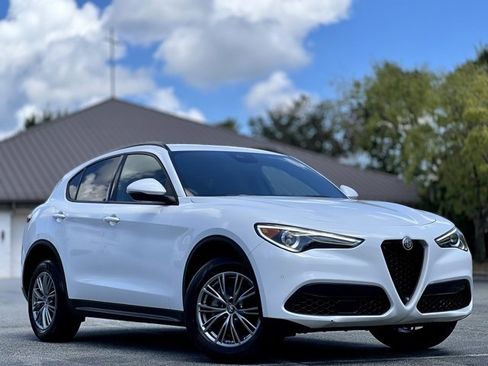 Used 2022 Alfa Romeo Stelvio Sprint image 3