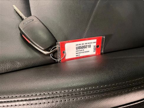 Used 2025 Audi Q3 2.0T Premium image 32