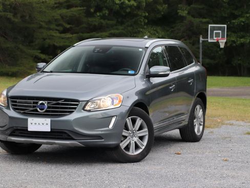 Used 2017 Volvo XC60 T5 Inscription w/ Advanced Package AWD/4WD image 42