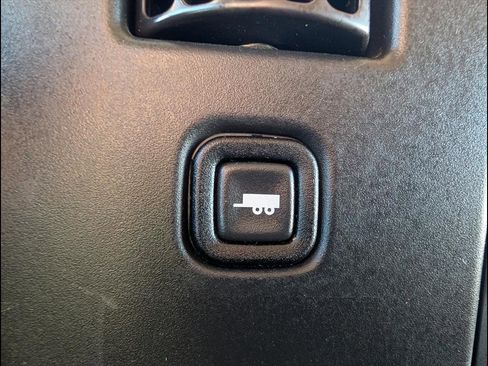 Used 2022 GMC Savana 2500 w/ Driver Convenience Package image 18