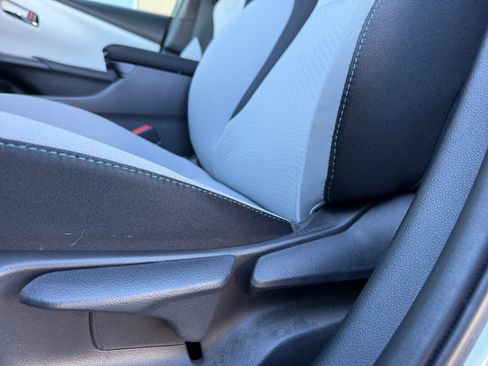 Used 2022 Toyota Prius LE image 14