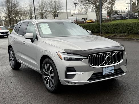 Used 2023 Volvo XC60 B5 Plus image 2