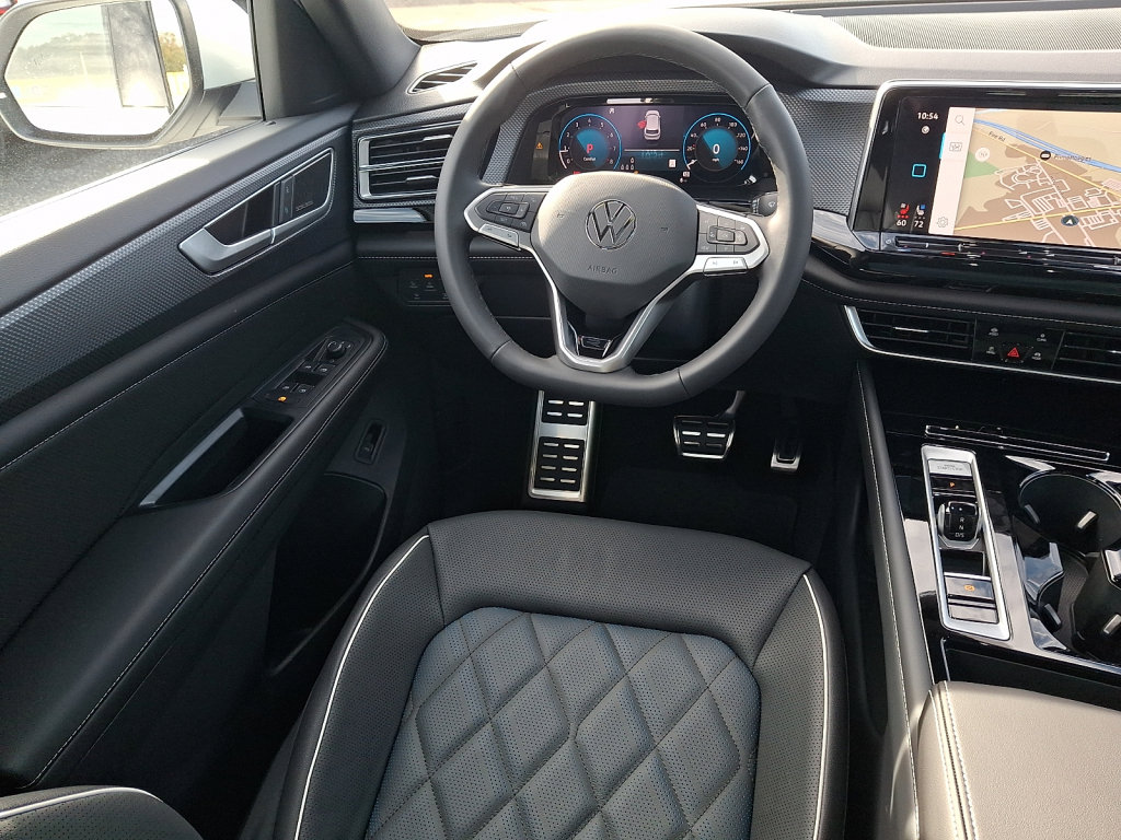 New 2026 Volkswagen Atlas Cross Sport SEL Premium R-Line AWD/4WD image 9