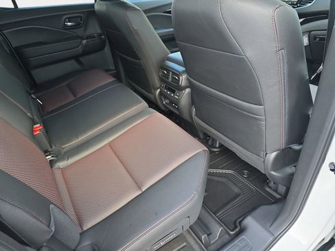 New 2026 Honda Ridgeline Black Edition image 11