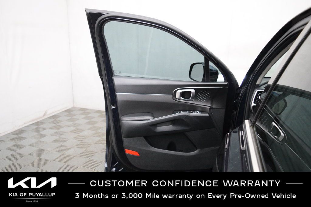 Certified 2023 Kia Sorento EX AWD/4WD image 9
