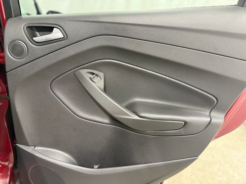 Used 2017 Ford Escape Titanium image 30