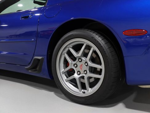 Used 2003 Chevrolet Corvette Z06 w/ Memory Package, 3 Drivers RWD image 28