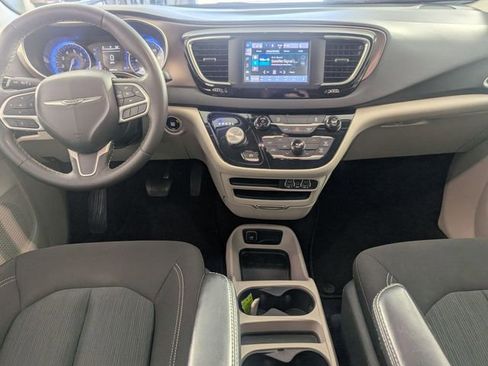 Certified 2023 Chrysler Voyager LX image 23