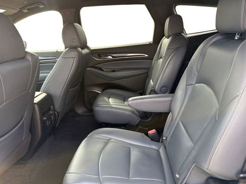 Used 2022 Buick Enclave Essence image 11