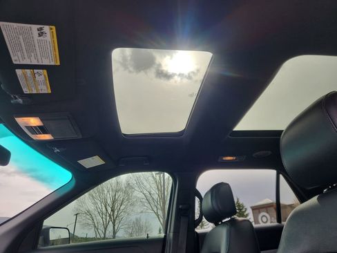 Used 2017 Ford Explorer XLT w/ Equipment Group 202A image 22