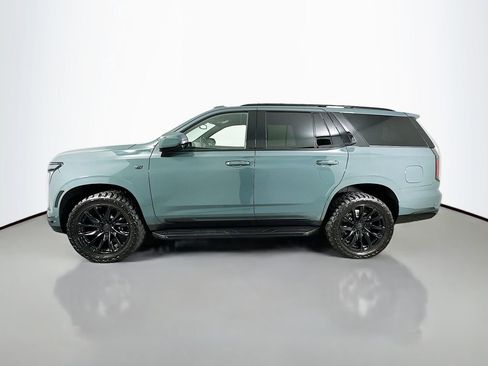 Used 2025 Cadillac Escalade Luxury image 2