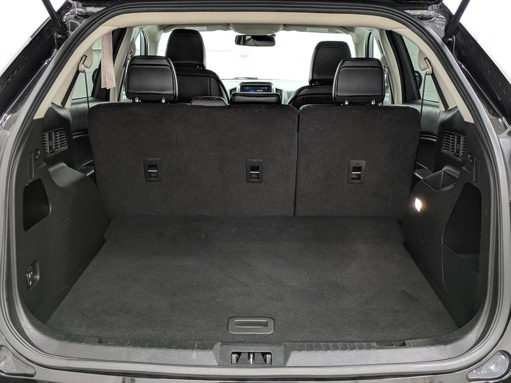 Used 2024 Ford Edge SEL AWD/4WD image 15