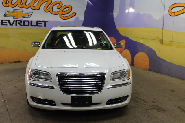 Used 2012 Chrysler 300 Limited w/ Luxury Group RWD image 3