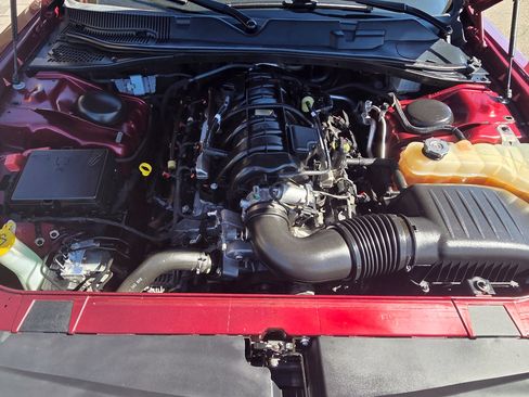 Used 2019 Dodge Challenger R/T w/ Driver Convenience Group RWD image 12