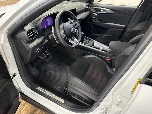 Certified 2024 Dodge Hornet R/T Plus image 9